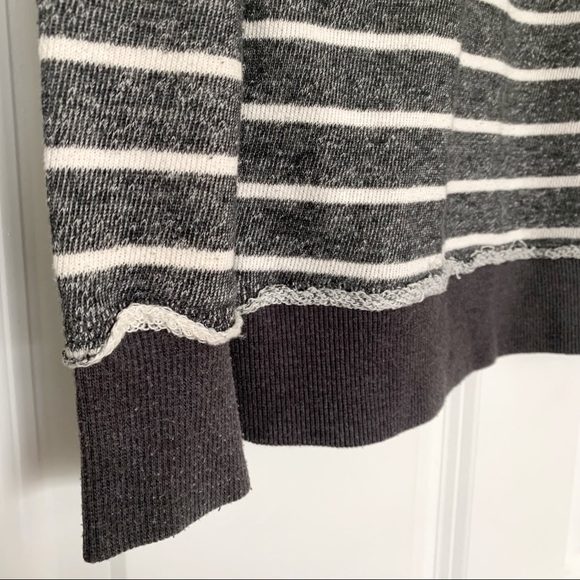 • JO & CO• Grey & White Striped Raw Hem Hoodie Size L - Picture 7 of 11